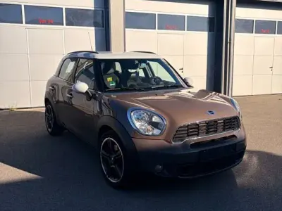 Usata Mini Cooper S Countryman 184 CV (135 kW) 2011 Marrone SUV