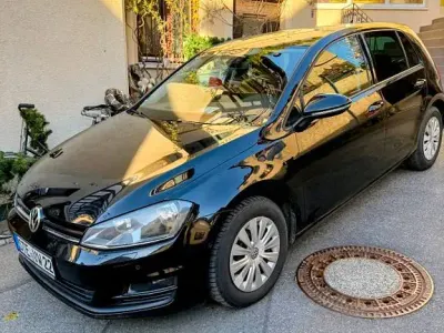 Gebraucht VW Golf VII Trendline 105 PS (77 kW) 2013 Schwarz Limousine