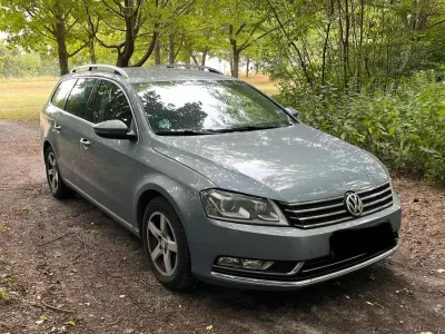 Gebraucht VW Passat Highline 105 PS (77 kW) 2012 Blau Kombi