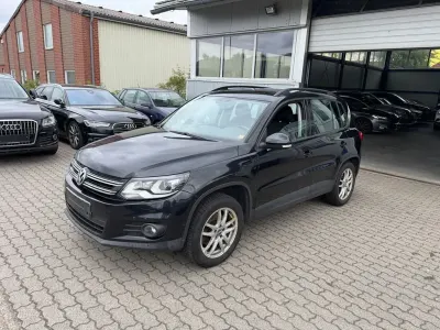 Gebraucht VW Tiguan Trendline 140 PS (102 kW) 2012 Schwarz SUV