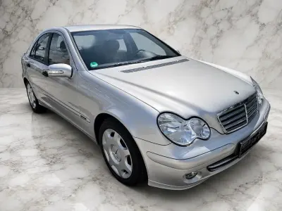 Gebraucht Mercedes C200 122 PS (89 kW) 2005 Silber Limousine