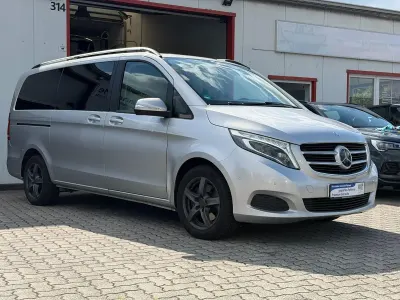 Gebraucht Mercedes V220 Edition 190 PS (139 kW) 2016 Silber Van / Kleinbus