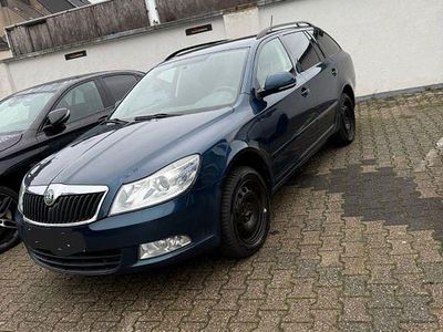 Gebraucht Skoda Octavia Ambition 105 PS (77 kW) 2012 Kombi