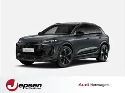 Neu Audi e-tron 314 kW (428 PS) 2026 Grau (daytonagrau perleffekt) SUV