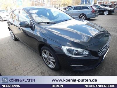 Usata Volvo V60 Momentum 220 CV (161 kW) 2016 Grigio Station wagon