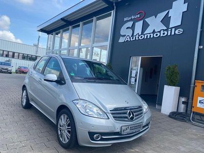 Gebraucht Mercedes A180 Elegance 116 PS (85 kW) 2011 Silber Van / Kleinbus