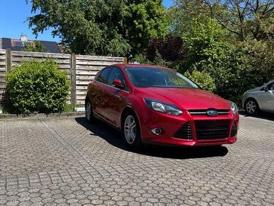 Gebraucht Ford Focus Titanium 150 PS (110 kW) 2011 Rot Limousine