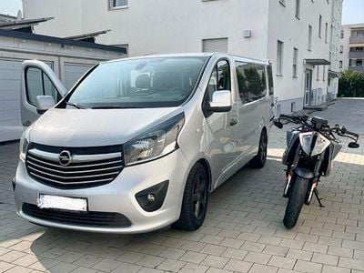 Gebraucht Opel Vivaro 140 PS (102 kW) 2015 Silber Van / Kleinbus