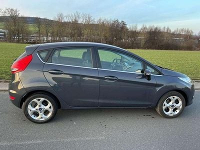 Grau Gebraucht 2010 Ford Fiesta Titanium Kleinwagen | 2.999 € (Guter Preis)