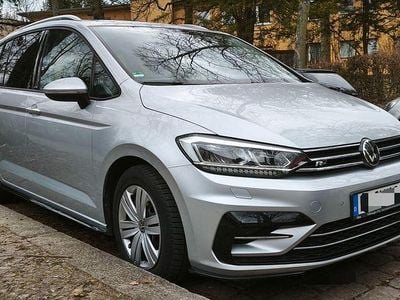 Gebraucht VW Touran Active 122 PS (89 kW) 2022 Silber Van / Kleinbus