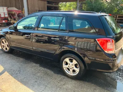 Gebraucht Opel Astra 105 PS (77 kW) 2007 Schwarz Kombi