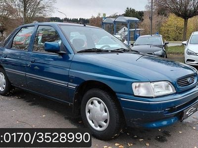 Grün Gebraucht 1994 Ford Escort Limousine | 1.499 €