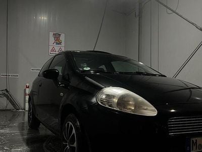 Schwarz Gebraucht 2009 Fiat Punto Limousine | 3.100 € (Fairer Preis)
