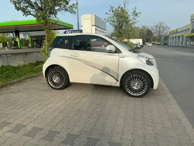 Gebraucht Toyota iQ 68 PS (50 kW) 2009 Weiß Kleinwagen