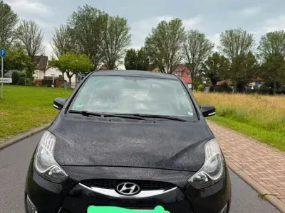 Gebraucht Hyundai ix20 Edition 116 PS (85 kW) 2012 Schwarz Kleinwagen