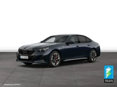 Gebraucht BMW 550e M Sport 489 PS (359 kW) 2025 Schwarz Limousine
