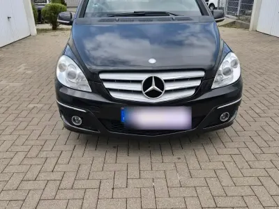Gebraucht Mercedes B180 109 PS (80 kW) 2010 Schwarz Van / Kleinbus