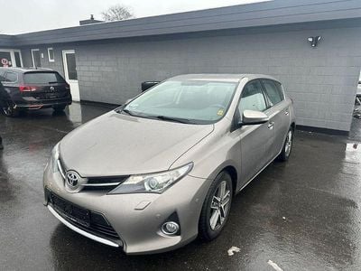 Gebraucht Toyota Auris Life 124 PS (91 kW) 2013 Grau Limousine