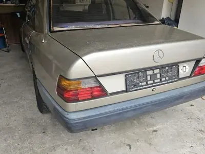 Gebraucht Mercedes 260 160 PS (117 kW) 1985 Beige Limousine
