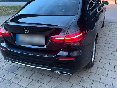 Gebraucht Mercedes A180 136 PS (100 kW) 2019 Schwarz Limousine