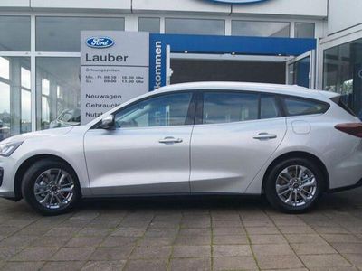 Gebraucht Ford Focus Titanium 125 PS (91 kW) 2024 Moondust silver Kombi