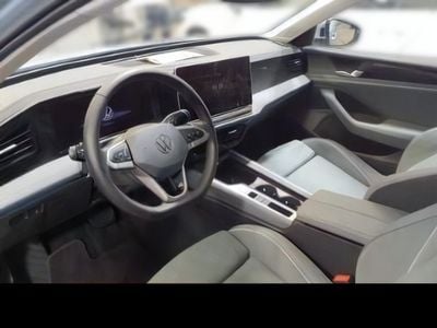 Usata VW Passat Business 150 CV (110 kW) 2024 Argento Monovolume