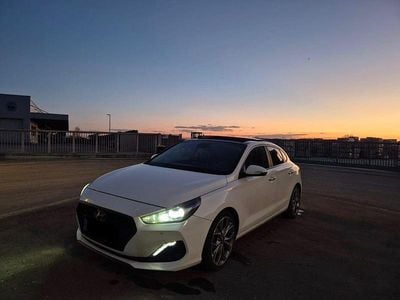 Gebraucht Hyundai i30 Premium 140 PS (102 kW) 2018 Weiß Limousine