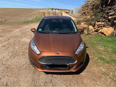 Gebraucht Ford Fiesta Titanium 125 PS (91 kW) 2013 Braun Kleinwagen