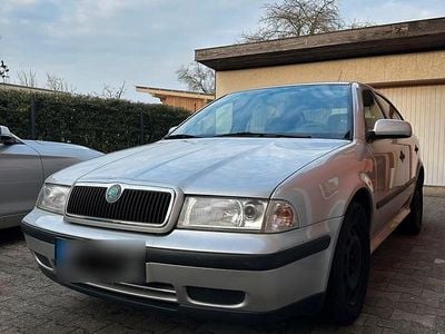 Gebraucht Skoda Octavia 100 PS (73 kW) 2000 Silber Limousine