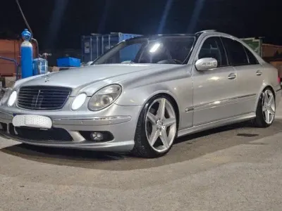 Gebraucht Mercedes E500 AMG 306 PS (225 kW) 2003 Silber Limousine