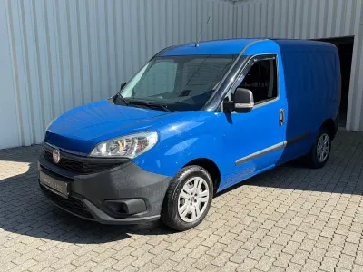 Gebraucht Fiat Doblò Basis 80 PS (58 kW) 2017 Blau Van / Kleinbus