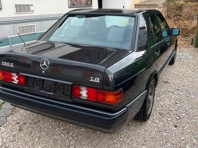 Second-hand Mercedes 190 109 CP (80 kW) 1988 Berlinǎ
