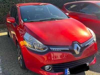 Gebraucht Renault Clio IV Luxe 90 PS (66 kW) 2014 Rot Limousine