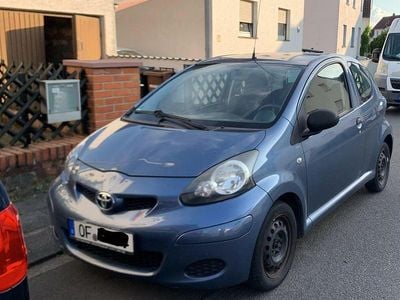 Gebraucht Toyota Aygo 68 PS (50 kW) 2009 Blau Kleinwagen