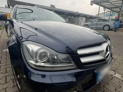 Gebraucht Mercedes C180 156 PS (114 kW) 2012 Blau Coupé