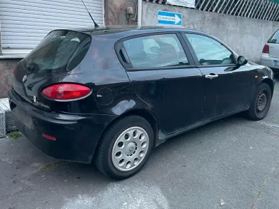 Occasion Alfa Romeo 147 105 ch (77 kW) 2002 Noir Citadine