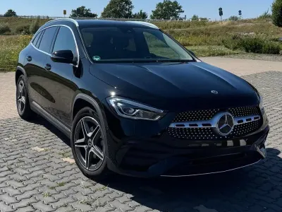Gebraucht Mercedes GLA200 AMG line 163 PS (119 kW) 2020 Schwarz SUV