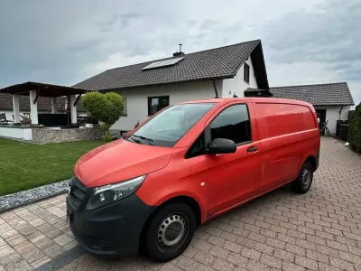Gebraucht Mercedes Vito 114 PS (83 kW) 2015 Rot Van