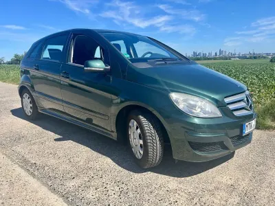Gebraucht Mercedes B180 116 PS (85 kW) 2010 Grün Van / Kleinbus