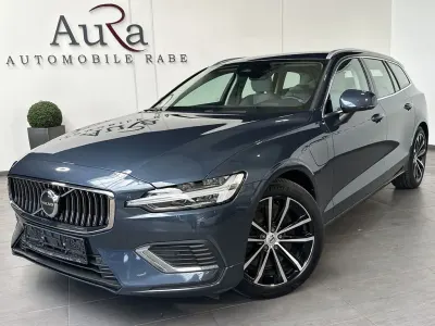Gebraucht Volvo V60 Core 398 PS (292 kW) 2023 Blau Kombi