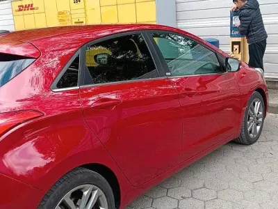 Gebraucht Hyundai i30 Passion 135 PS (99 kW) 2016 Rot Kombi