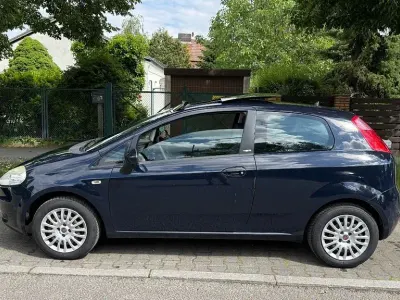 Gebraucht Fiat Grande Punto Dynamic 65 PS (47 kW) 2009 Blau Kleinwagen