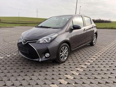 Gebraucht Toyota Yaris Edition-S 99 PS (72 kW) 2017 Grau Limousine