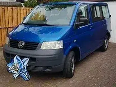 Używany VW Caravelle 131 KM (96 kW) 2009 Niebieski Van