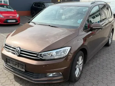 Gebraucht VW Touran 150 PS (110 kW) 2015 Braun Van / Kleinbus