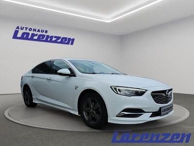 Usado Opel Insignia Innovation 165 HP (121 kW) 2019 Branco