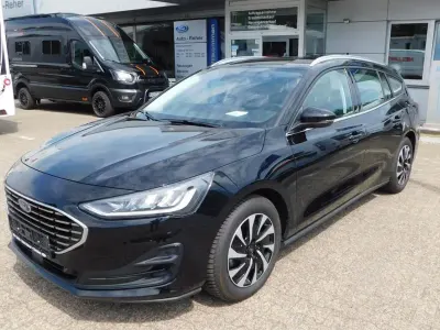 Gebraucht Ford Focus Titanium 125 PS (91 kW) 2025 Schwarz Limousine