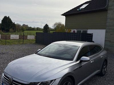 Second-hand VW Arteon R-line 200 CP (147 kW) 2024 Gri Break