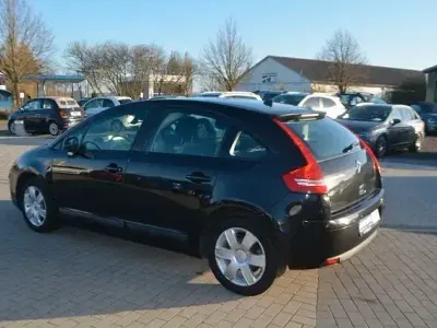 Używany Citroën C4 Comfort 109 KM (80 kW) 2007 Czarny Sedan/Limuzyna