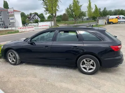 Używany Audi A4 122 KM (89 kW) 2020 Czarny Kombi